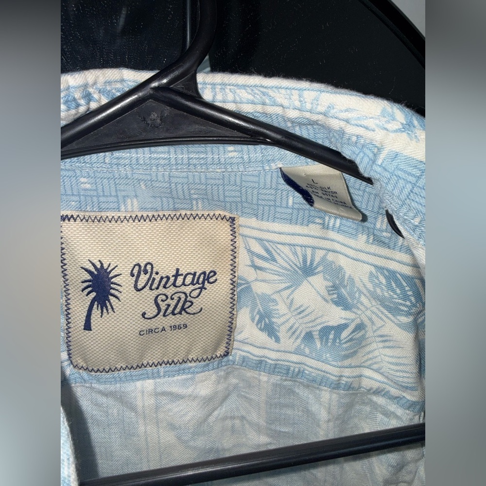 Vintage Silk Circa 1969 Light Blue Tropical Print Button Down Shirt Size Large - Picture 2 of 5